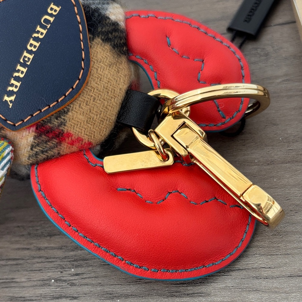 Burberry crab Bag Charm - Picture 7 of 9